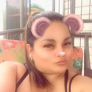 Meet your Posher, Dalia